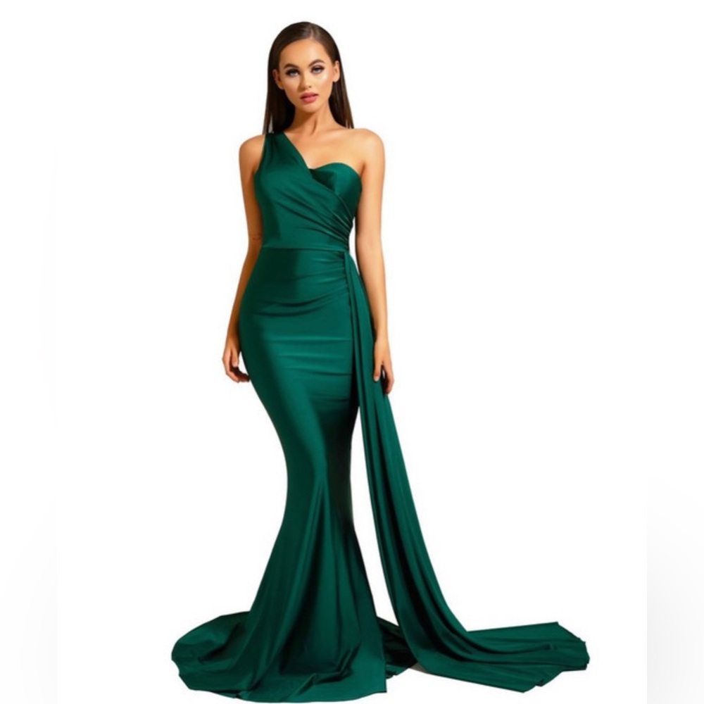 EMERALD GREEN BY PORTIA & SCARLETT
